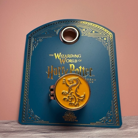 Harry Potter Hufflepuff Adjustable Ring NWT - Picture 2 of 10
